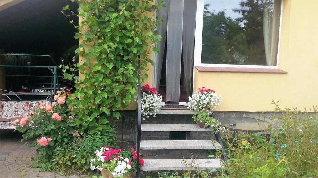 Sloneczne Apartamenty Sobótka Exterior foto